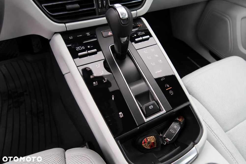 Porsche Macan T - 10