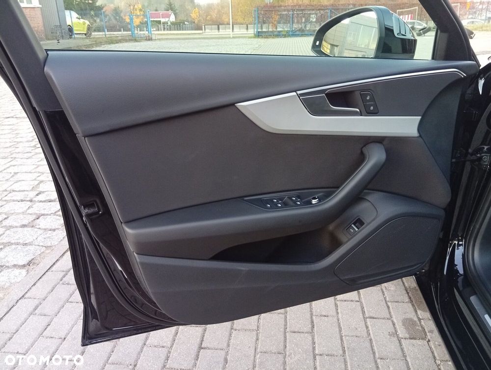 Audi A4 Limousine - 17