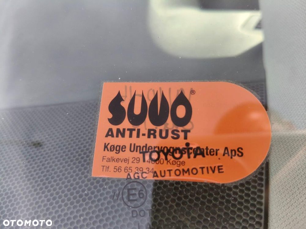 Toyota Avensis 1.8 Premium - 17