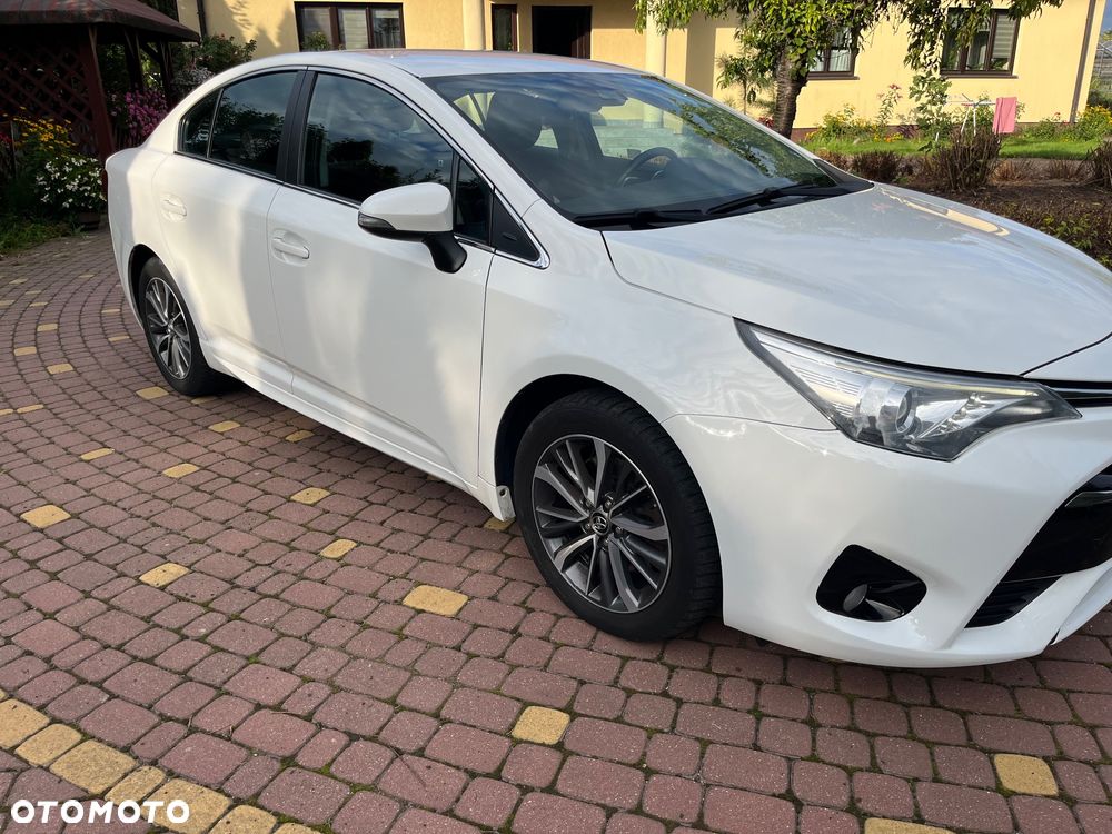 Toyota Avensis 2.0 D-4D Premium - 3