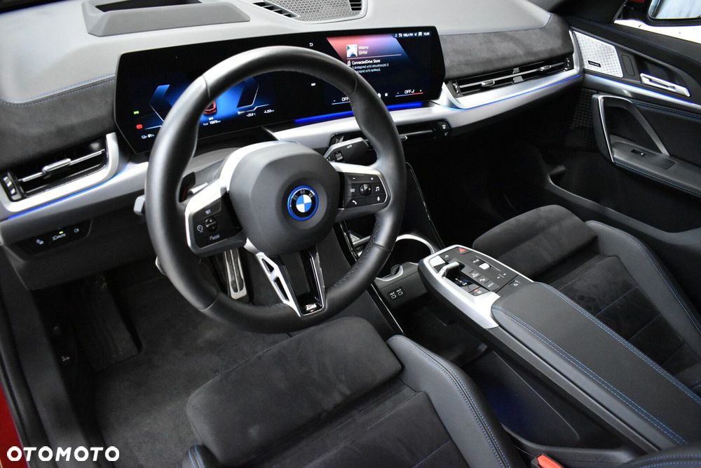 BMW iX2 xDrive30 66.5kWh M Sport - 5