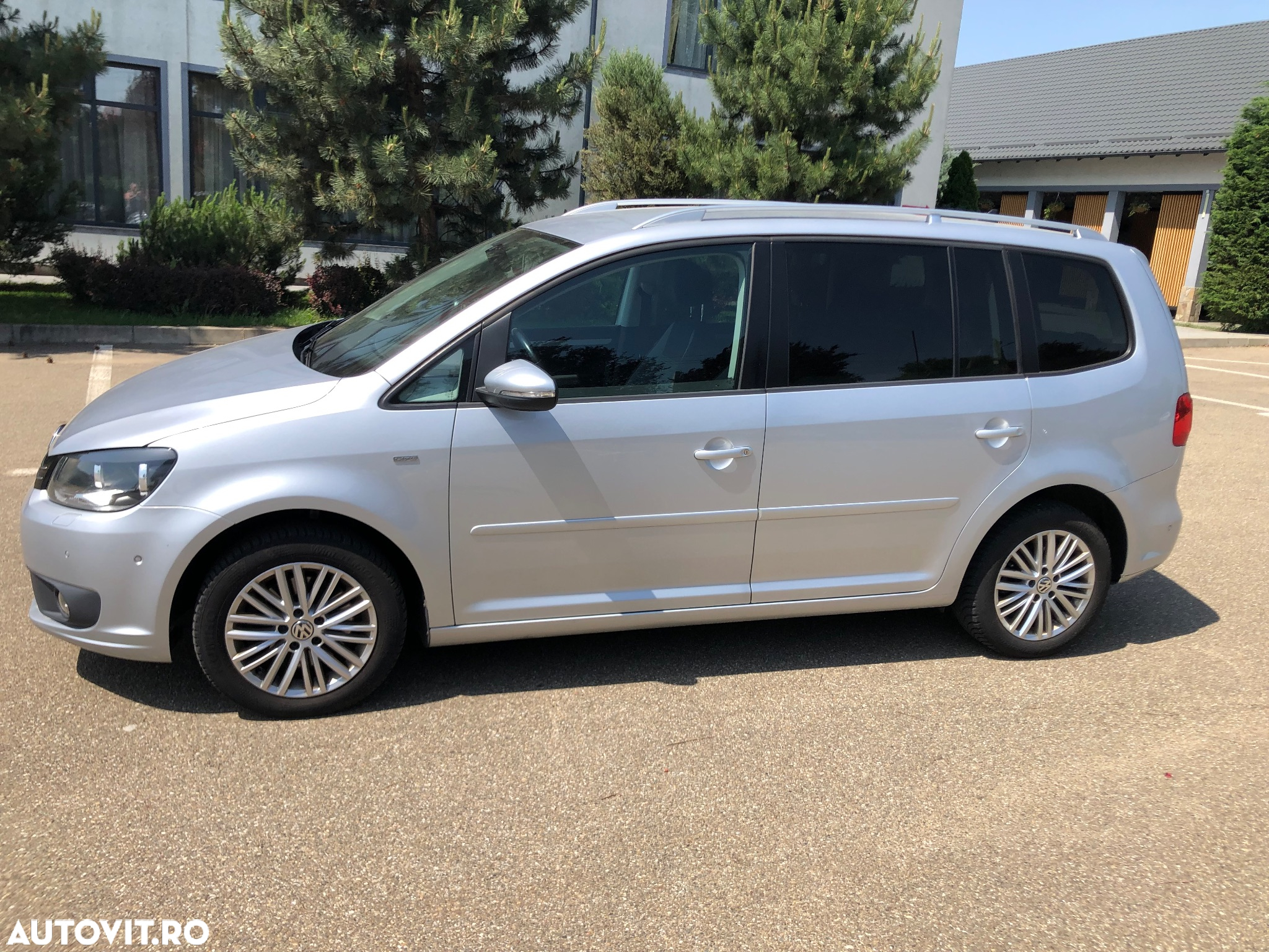 Volkswagen Touran 2.0 TDI DPF BlueMotion Technology Life - 2