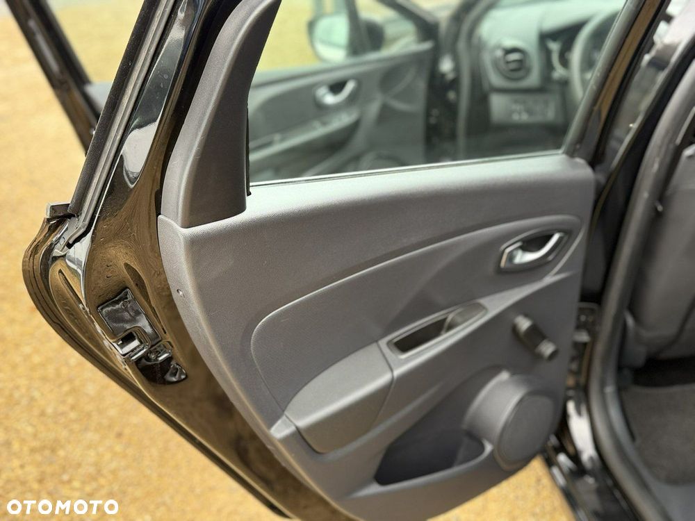 Renault Clio - 16