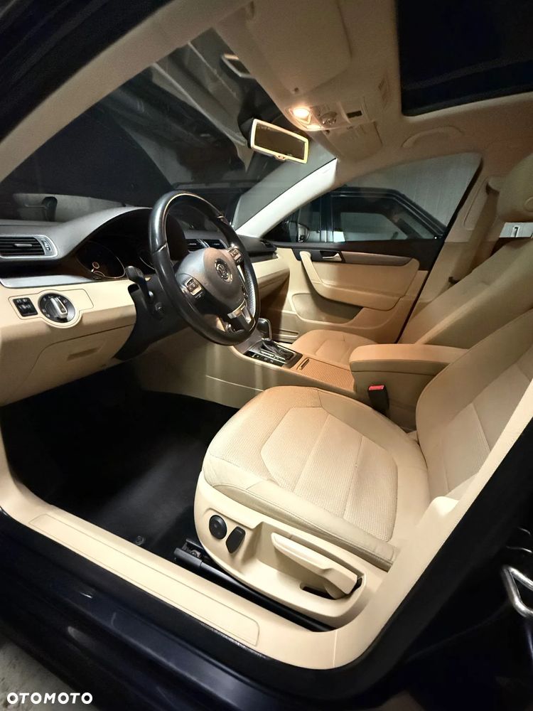 Volkswagen Passat Variant 2.0 TDI DSG BlueMotion Technology Highline - 10
