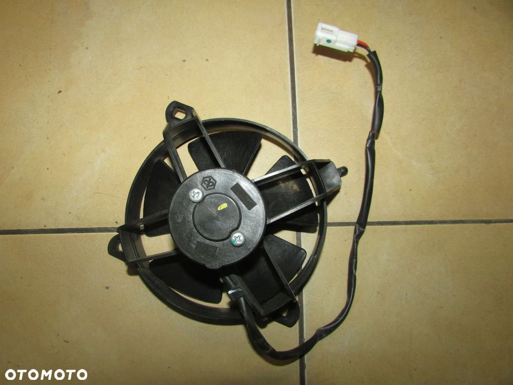 Vespa GTV 300 hpe 2024 wentylator chłodnicy - 1