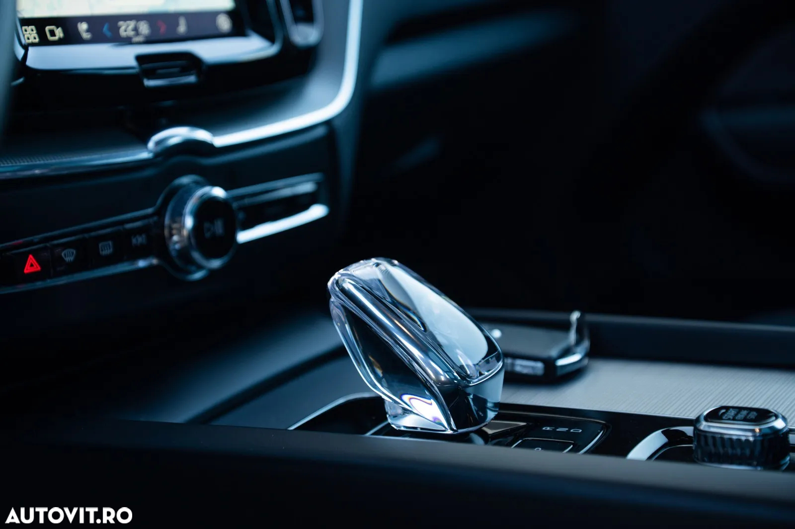 Volvo XC 60 B5 B AWD Plus Black Edition - 22