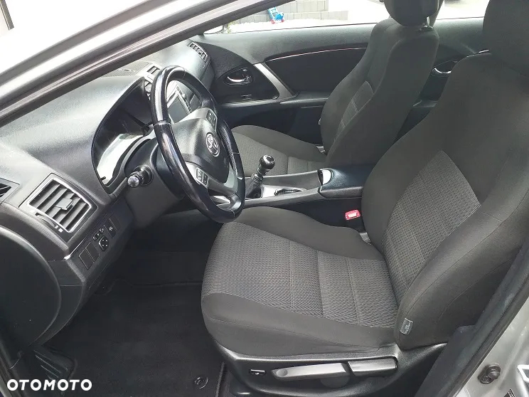 Toyota Avensis 1.8 Executive - 12