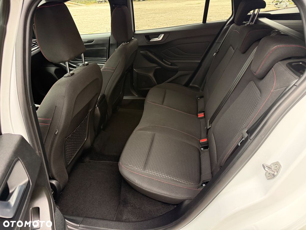 Ford Focus 1.5 EcoBlue STart-Stopp-System ST-LINE X - 12