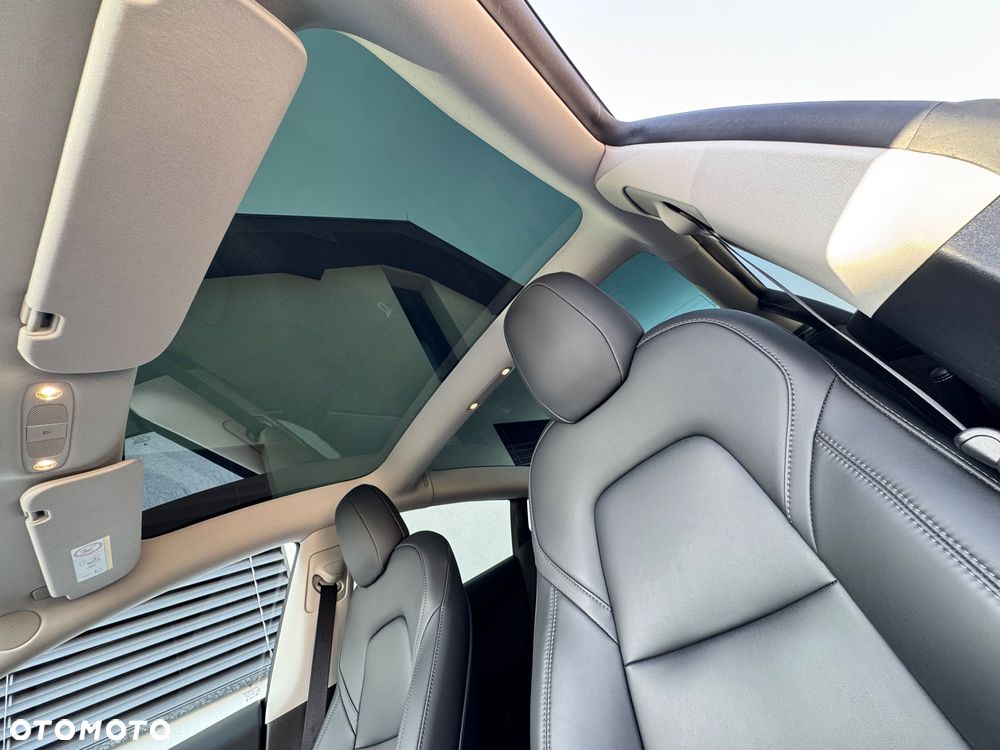 Tesla Model 3 - 6