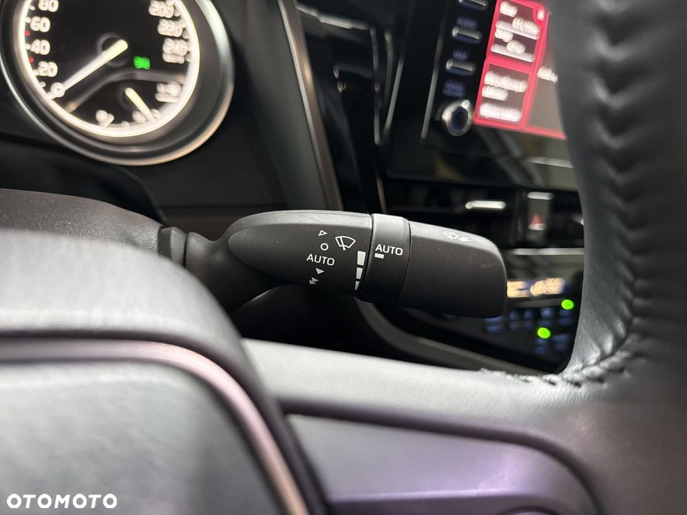 Toyota Camry 2.5 Hybrid Comfort CVT - 23