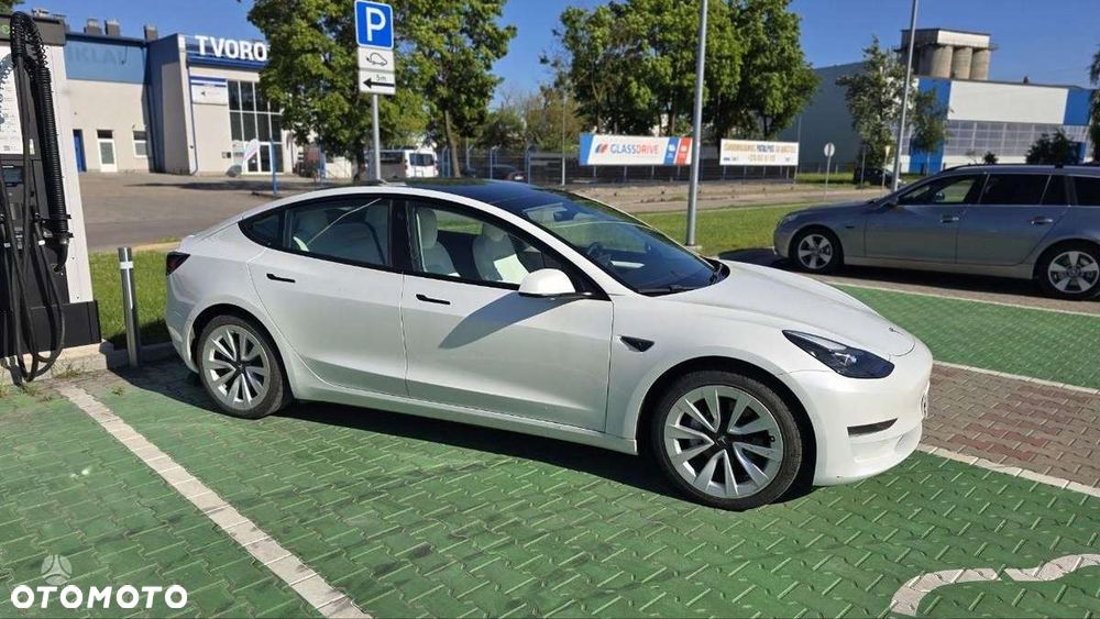 Tesla Model 3 - 15