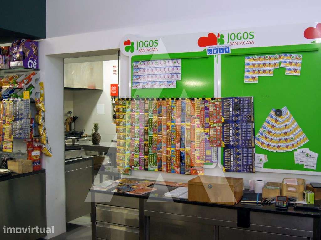 Café para Trespasse no Centro de Albergaria-a-Velha, com jogos da S... - Grande imagem: 5/32