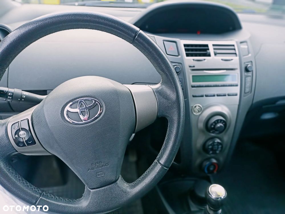 Toyota Yaris 1.33 2010 - 8