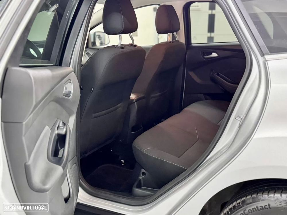 Ford Focus 1.0 EcoBoost S&S ACTIVE X - 39