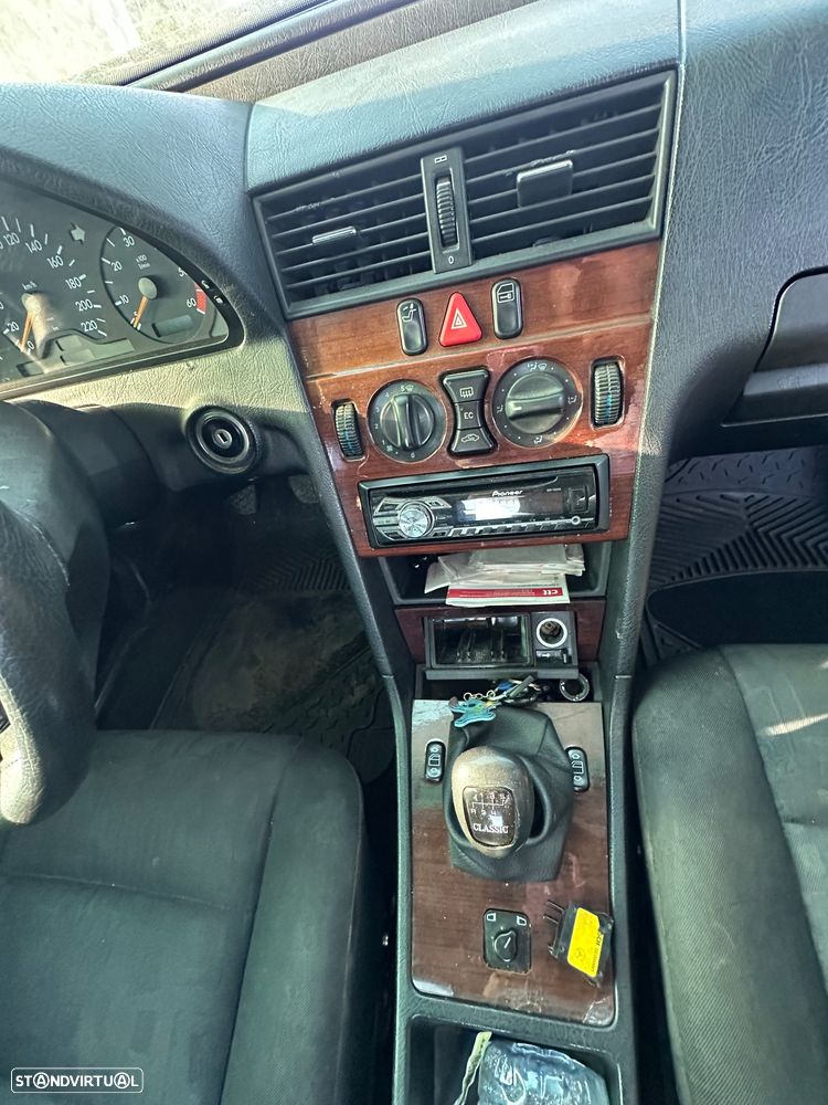Mercedes-Benz C 220 D - 15