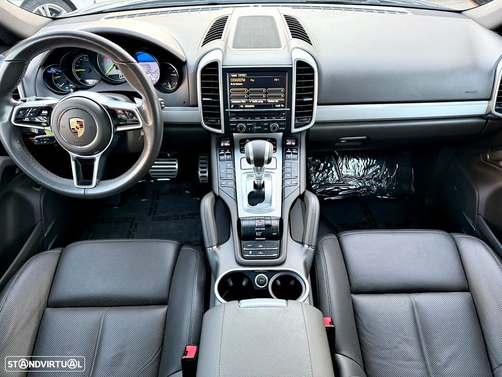 Porsche Cayenne S Hybrid - 9