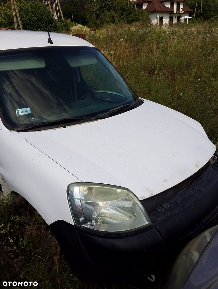 Peugeot Partner I (02-10r.) 1.4B 74KM. Silnik TU3JP Skrzynia Mecha 5 lakier EWP – Lakier biały BONQUISE. Cały na części. GWARANCJA !!! Przód Tył Zestaw Komplet Drzwi Klapa Zderzak Błotnik Maska Grill Atrapa Szyba Pas Lampa Lusterko Boczki Fotel Kanapa Kokpit Deska Rozdzielcza Przełącznik Włącznik Sterownik Przewody Wiązka Instalacja Moduł Komputer Czujnik Listwa Pompa Alternator Wtryski Głowica Rozrusznik Kompresor Sprzęgło Dwumas Silnik Skrzynia ABS Klimatyzacji Paliwa Wspomagania Kolektor Turbina Przepustnica Zawór Chłodnica Koło Hak Belka Sanki Zawieszenie Mcpherson Półoś Amortyzator Wydech Tłumik Zacisk Most - 2