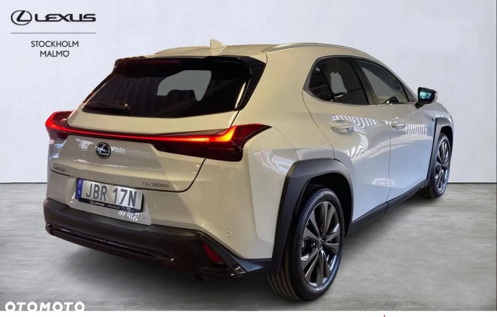 Lexus UX 300h (E-FOUR) Luxury Line - 15