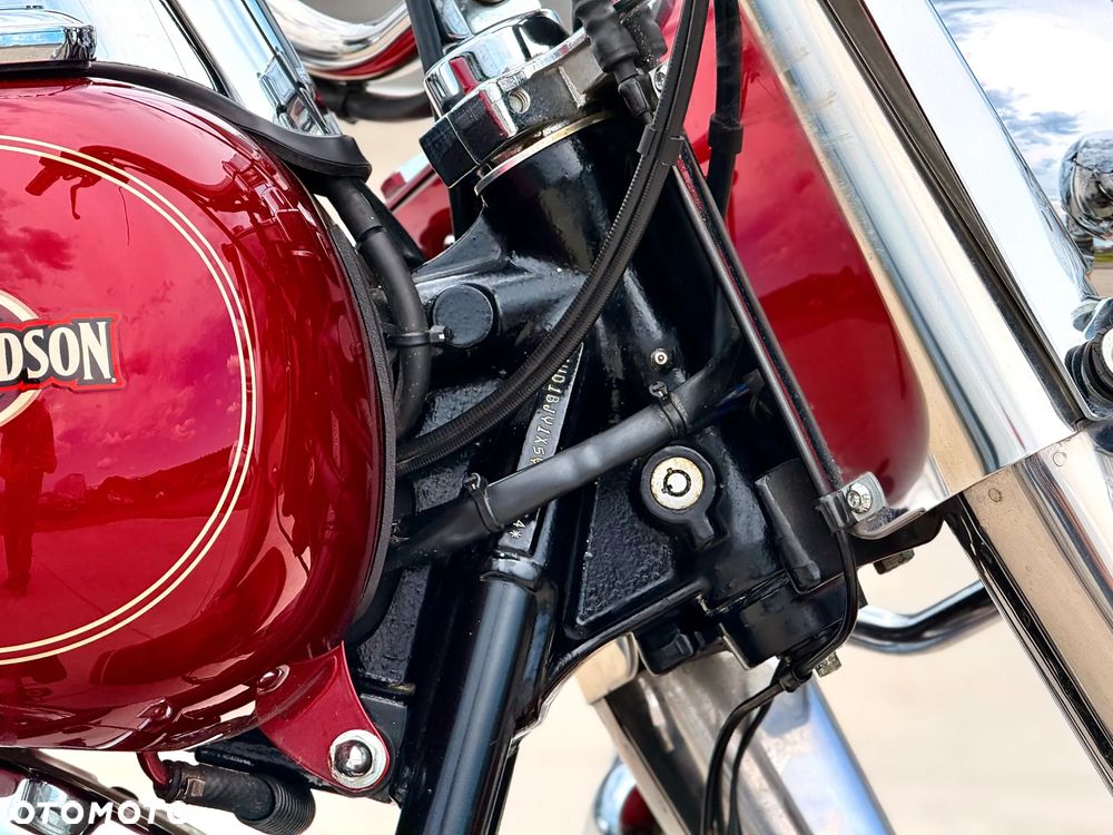 Harley-Davidson Softail Heritage Classic - 24