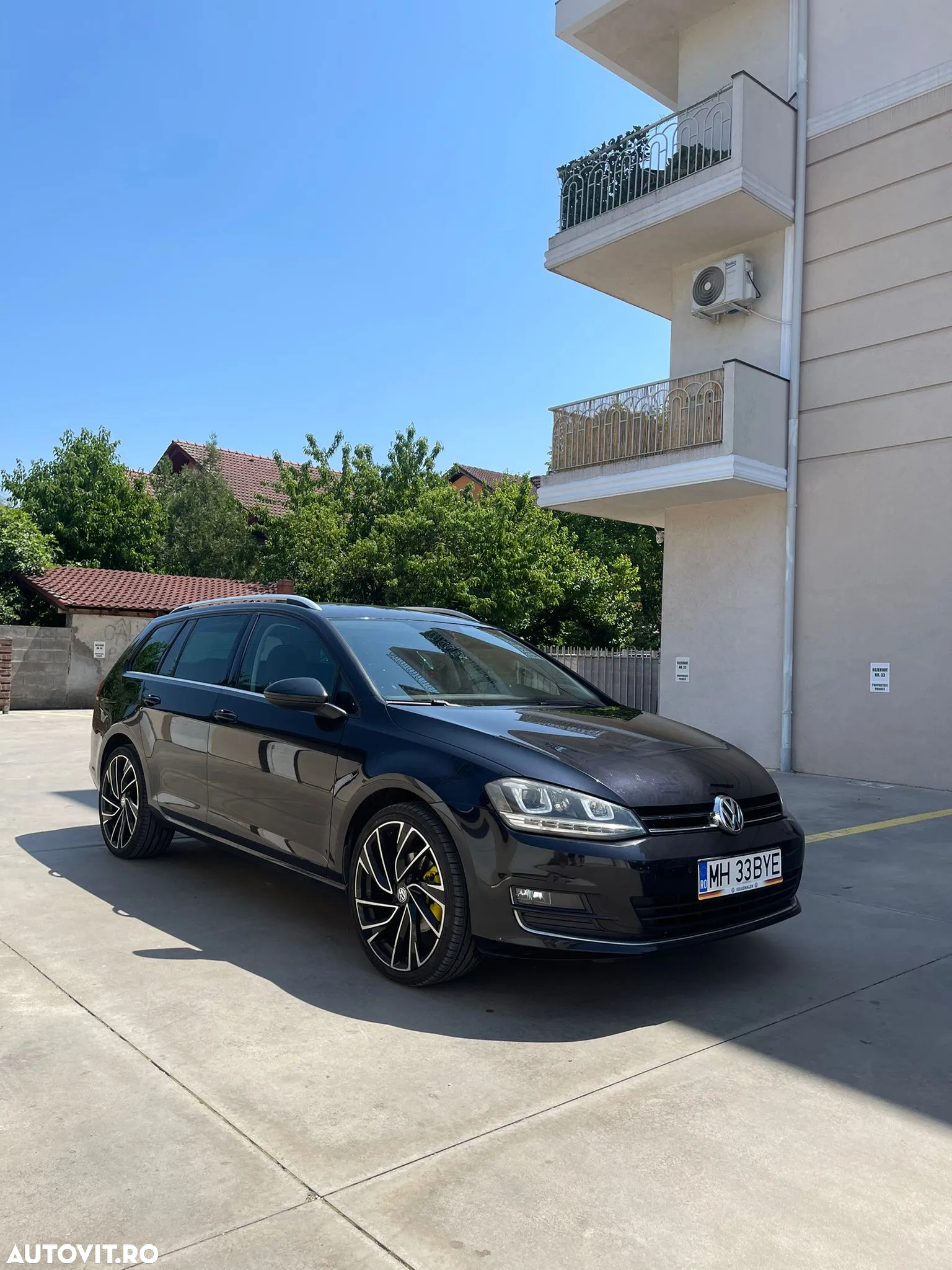 Volkswagen Golf - 2