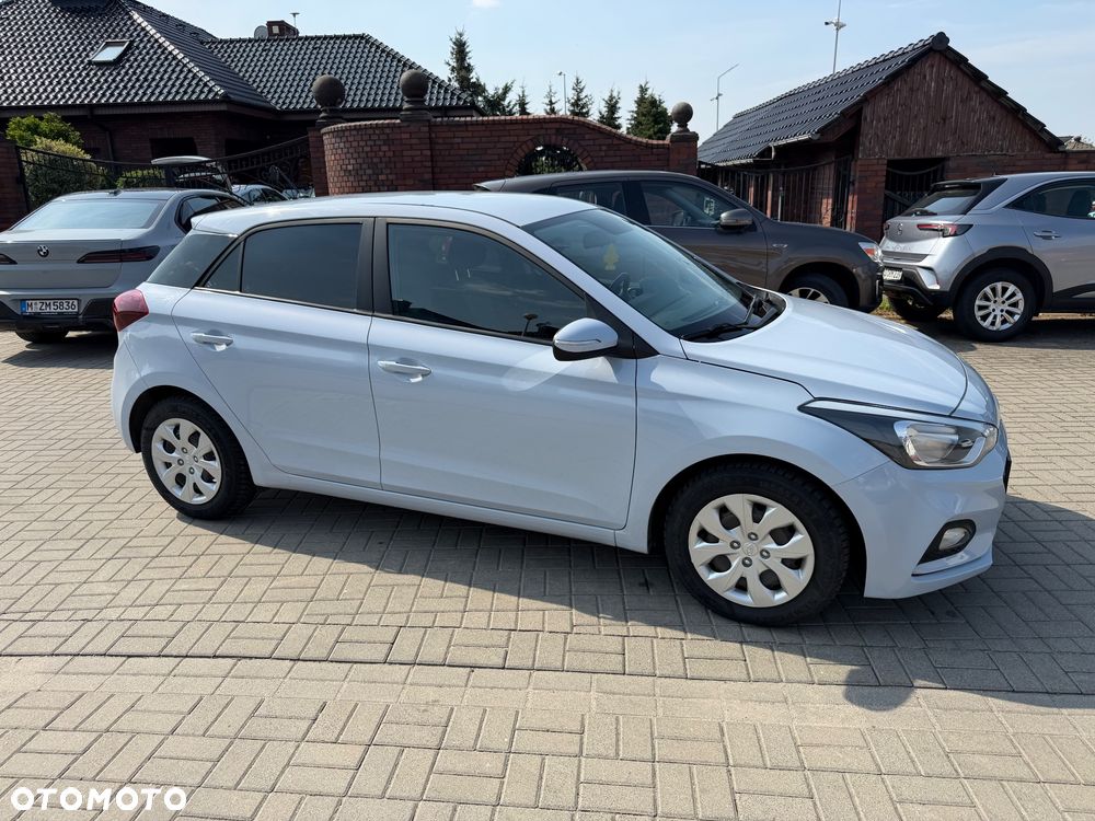 Hyundai i20 blue 1.2 YES - 5