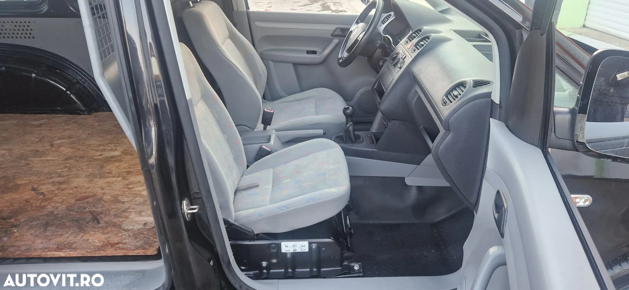 Volkswagen Caddy - 27