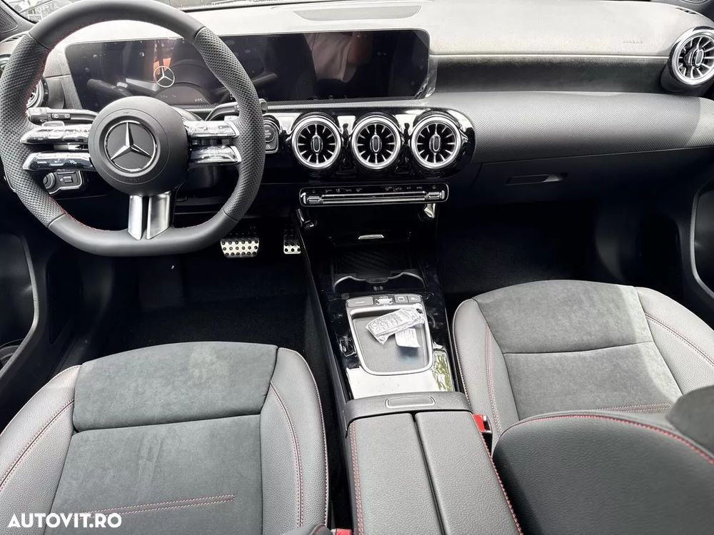 Mercedes-Benz A 200 MHEV 7G-DCT - 12
