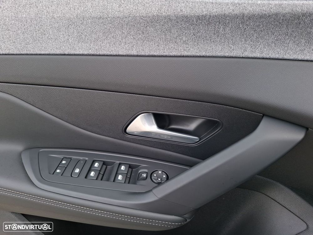 Peugeot e-308 54 kWh Allure - 24