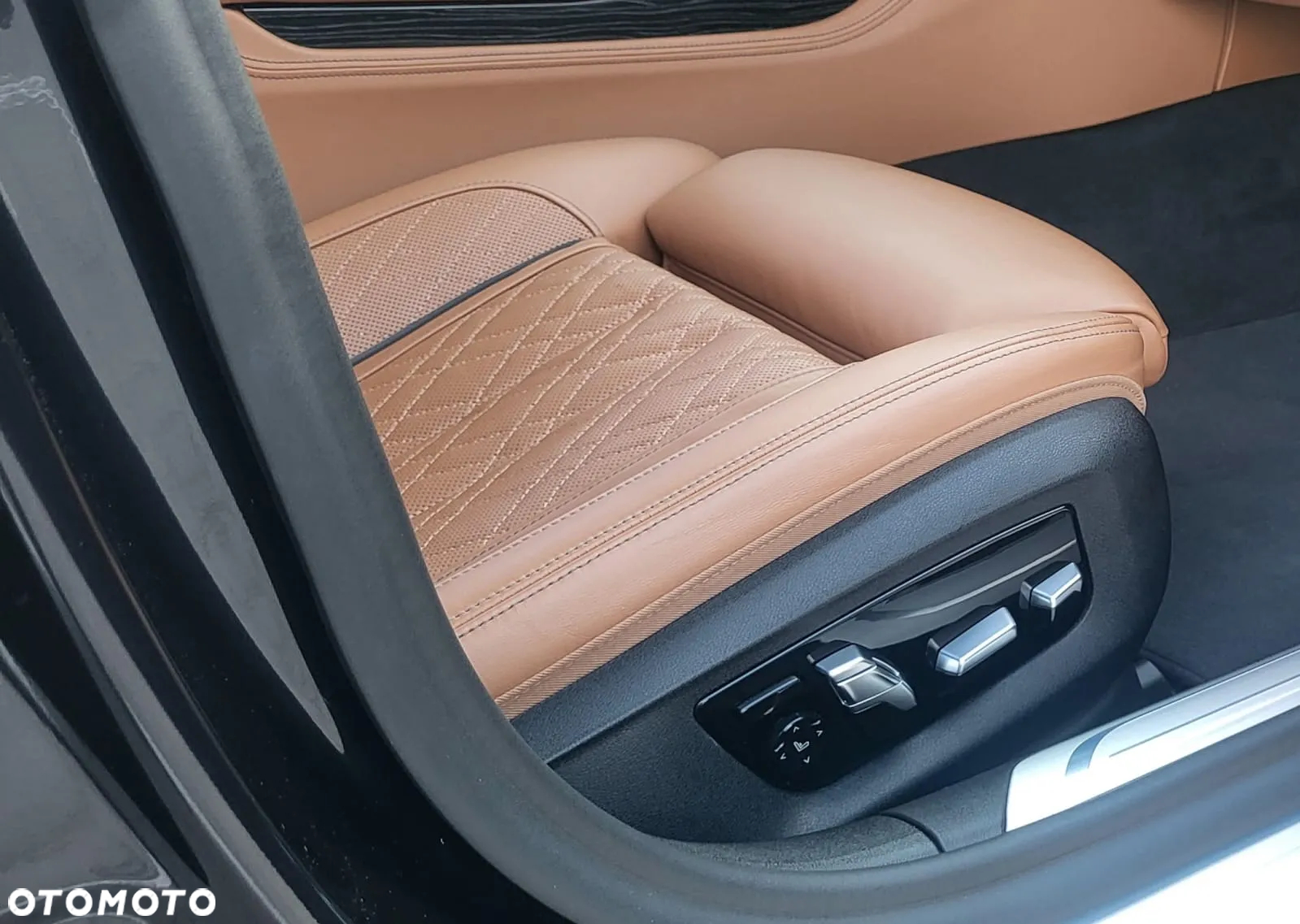 BMW Seria 7 750Li xDrive - 10
