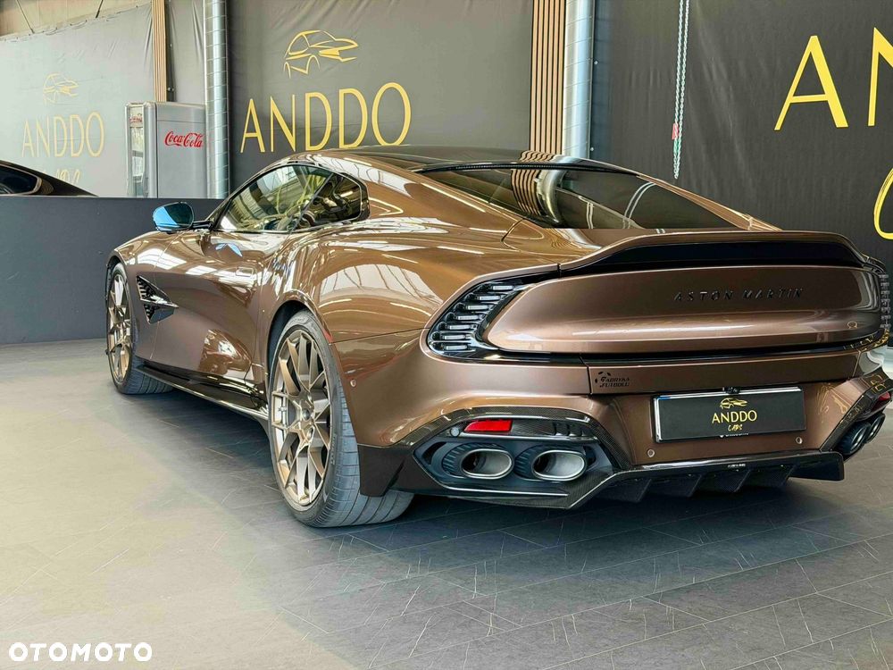 Aston Martin Vanquish - 10