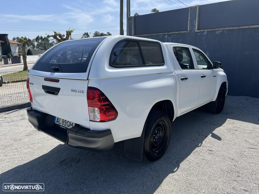 Toyota Hilux 2.4 D-4D 4WD CD CM - 8
