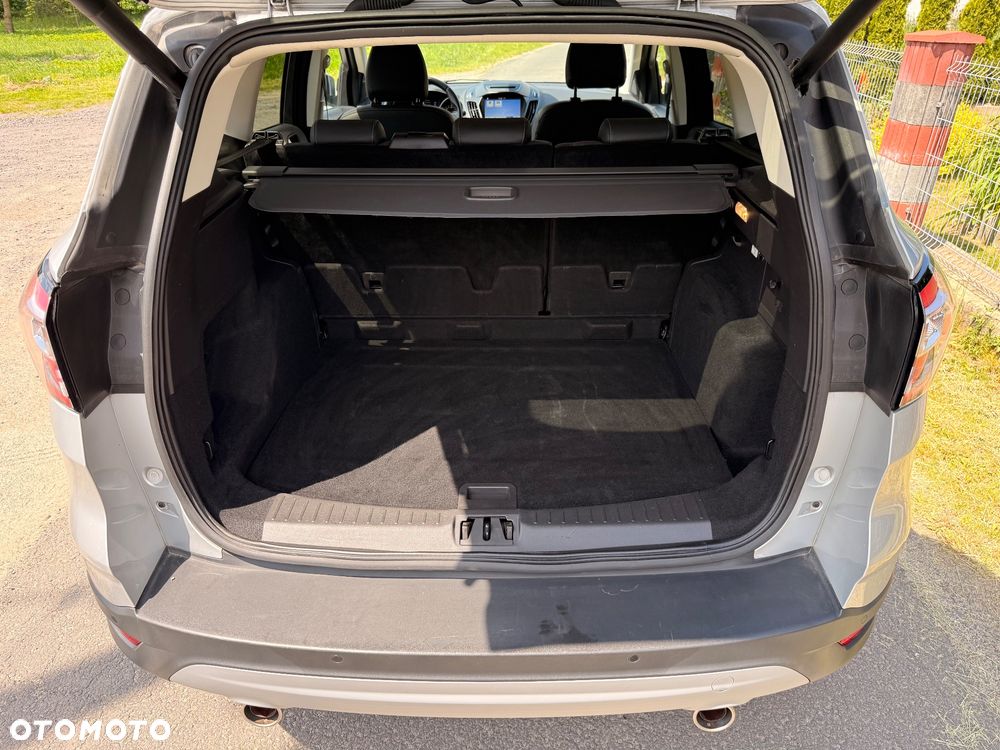 Ford Kuga 1.5 EcoBoost 2x4 Titanium - 25