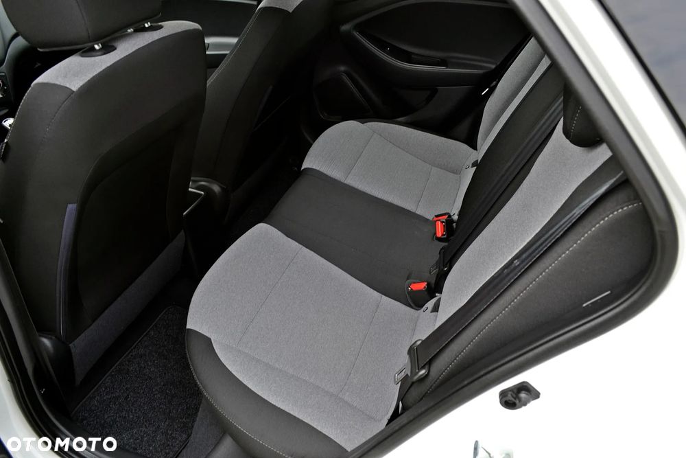 Hyundai i20 - 15