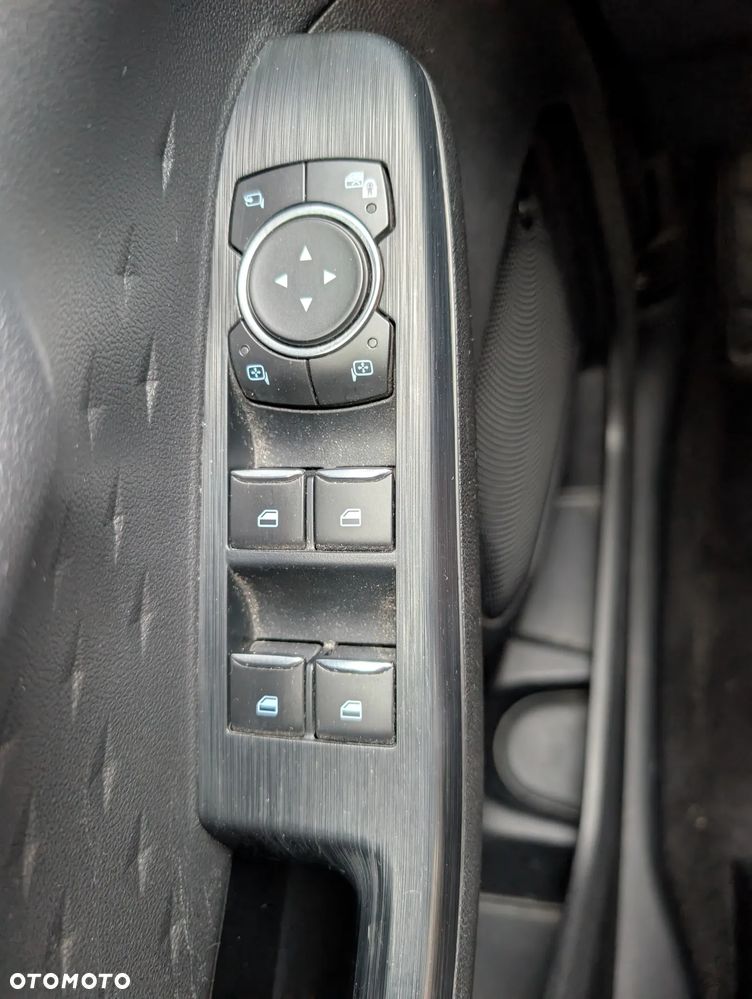 Ford Kuga 2.5P PHEV FWD Titanium X - 36