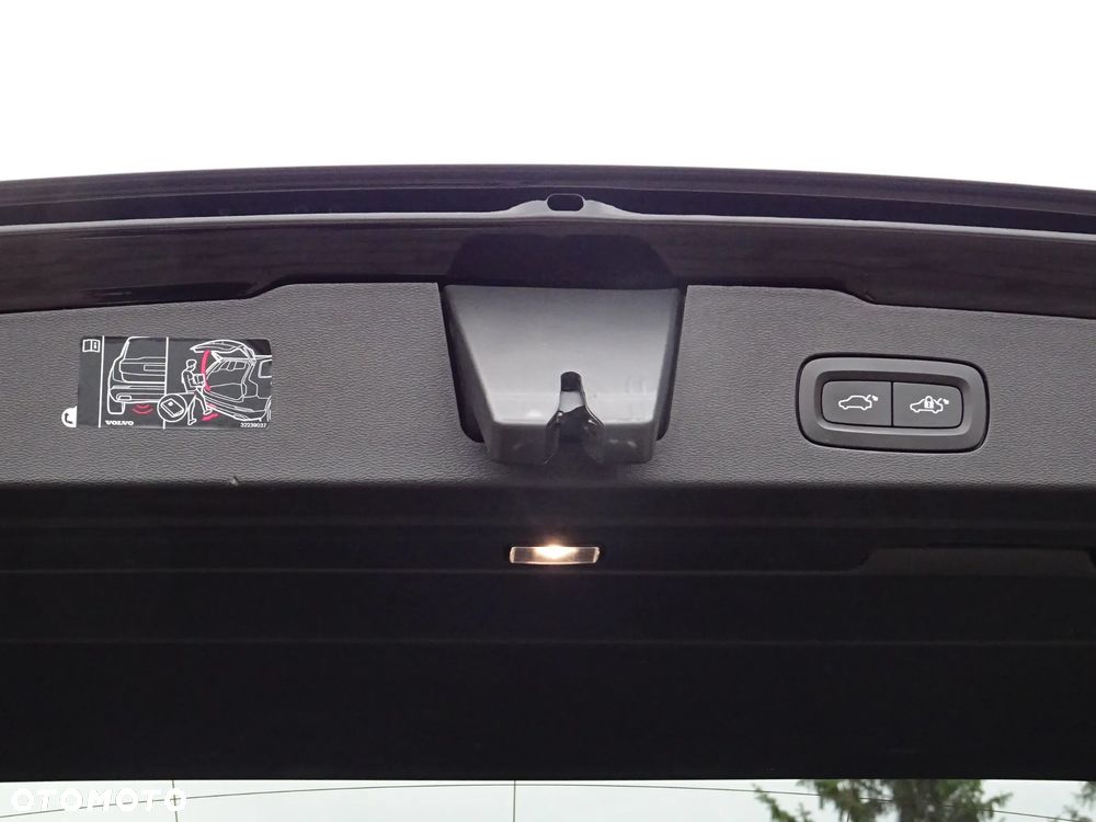 Volvo V60 Cross Country B4 D AWD Plus - 21