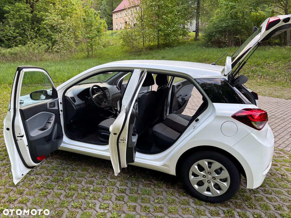 Hyundai i20 blue 1.2 Style - 9