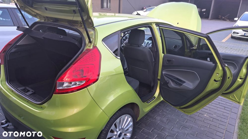 Ford Fiesta - 12