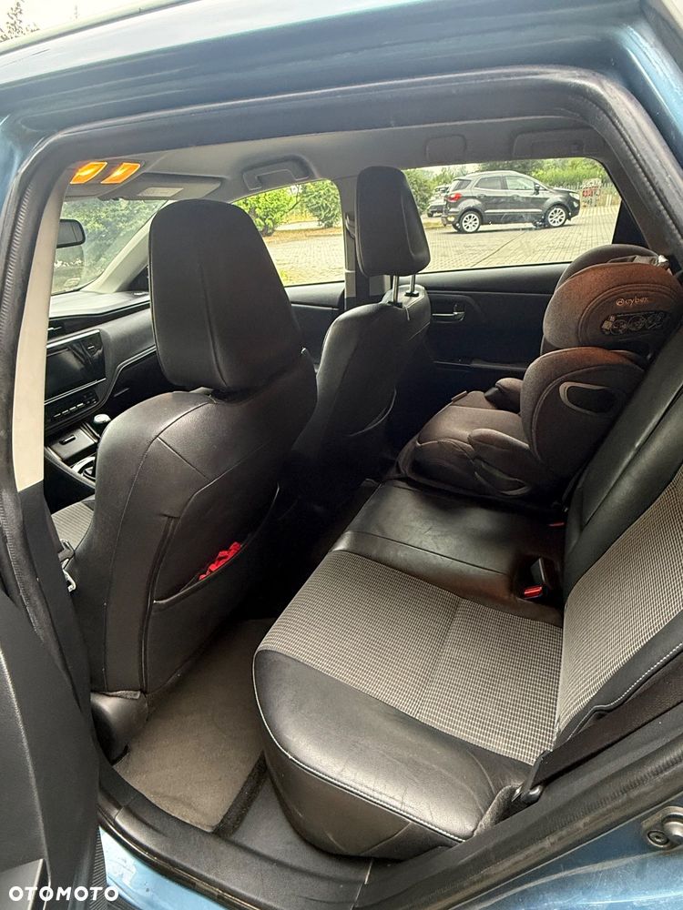 Toyota Auris 1.6 D-4D Prestige - 5