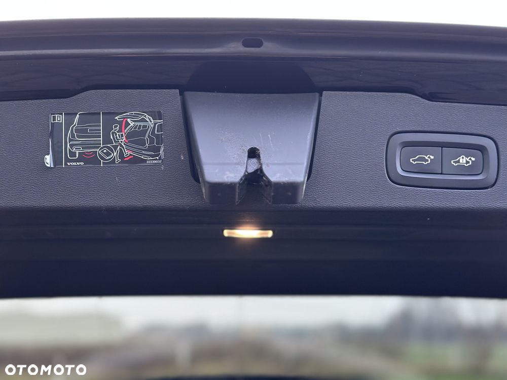 Volvo V60 T6 AWD Recharge Geartronic RDesign - 17