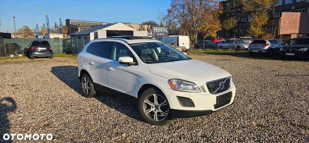 Volvo XC 60 D5 AWD Geartronic Summum - 3
