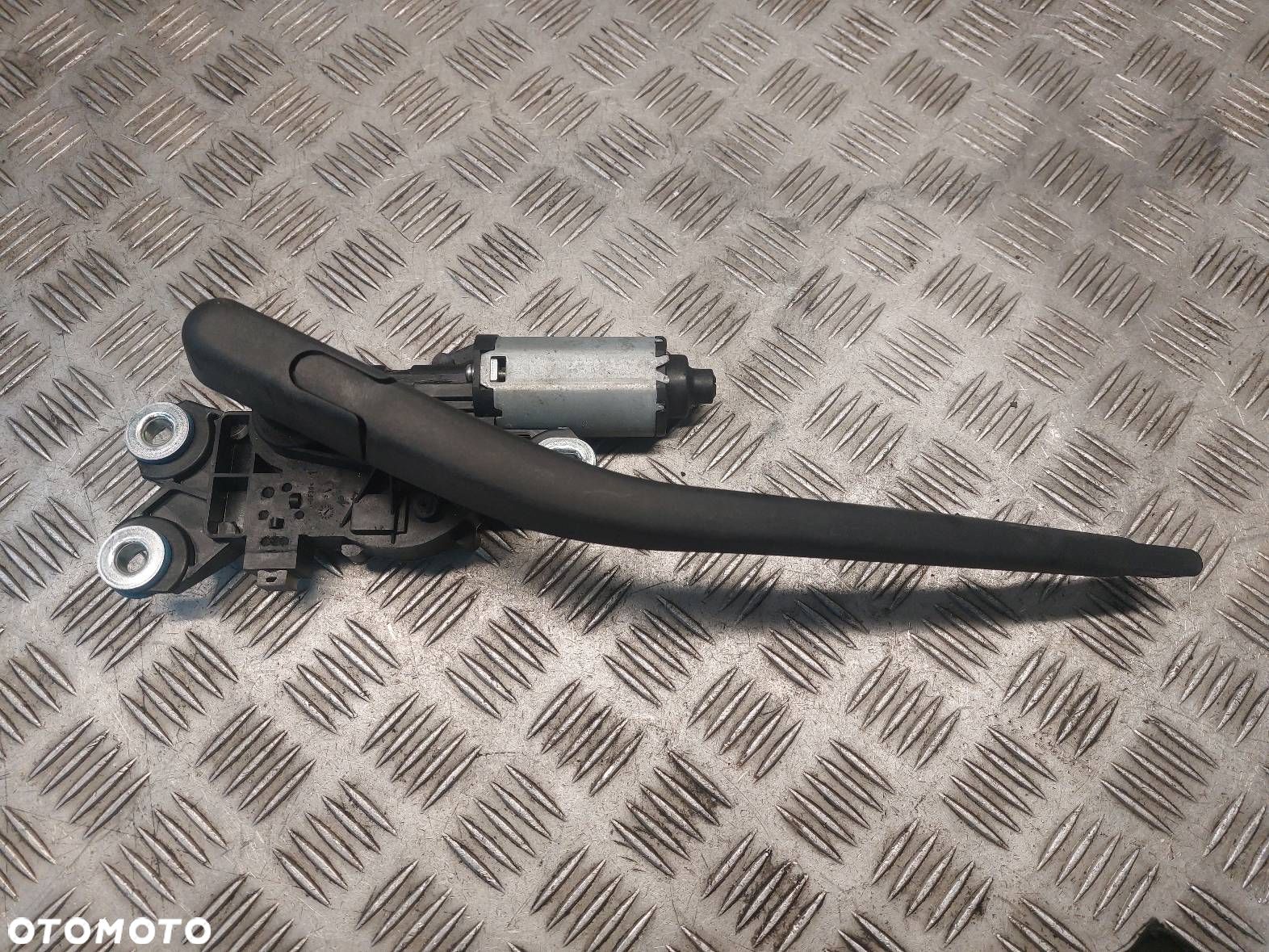 SILNICZEK WYCIERACZKI TYŁ + RAMIĘ VOLVO XC60 I 31290787 - 1