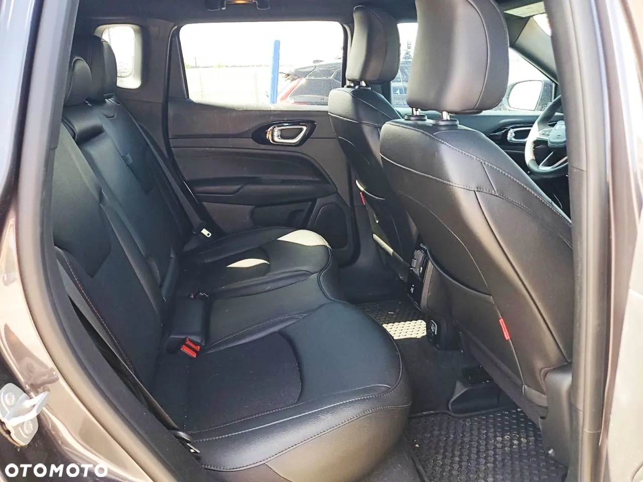 Jeep Compass - 11