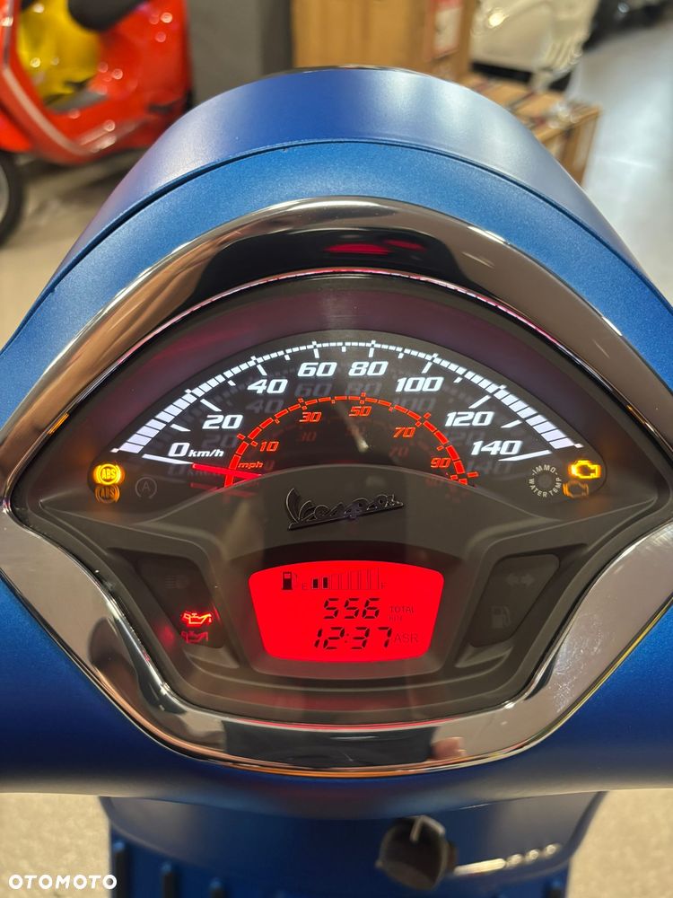 Vespa GTS - 9