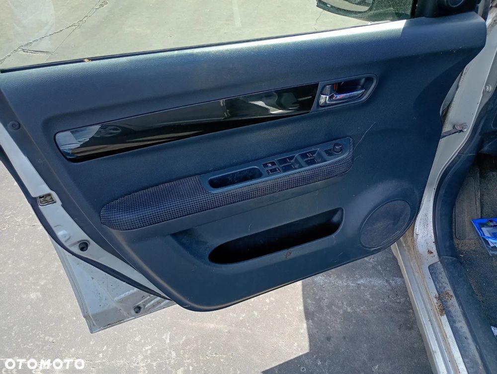 SUZUKI SWIFT 04-08 1.3 M13A - BOCZEK DRZWI PRZÓD TYL LEWY PRAWY - 1