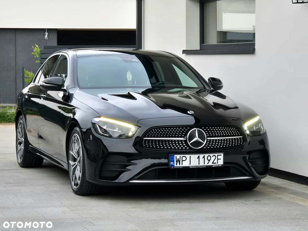Mercedes-Benz Klasa E 220 d 4Matic 9G-TRONIC AMG Line - 3