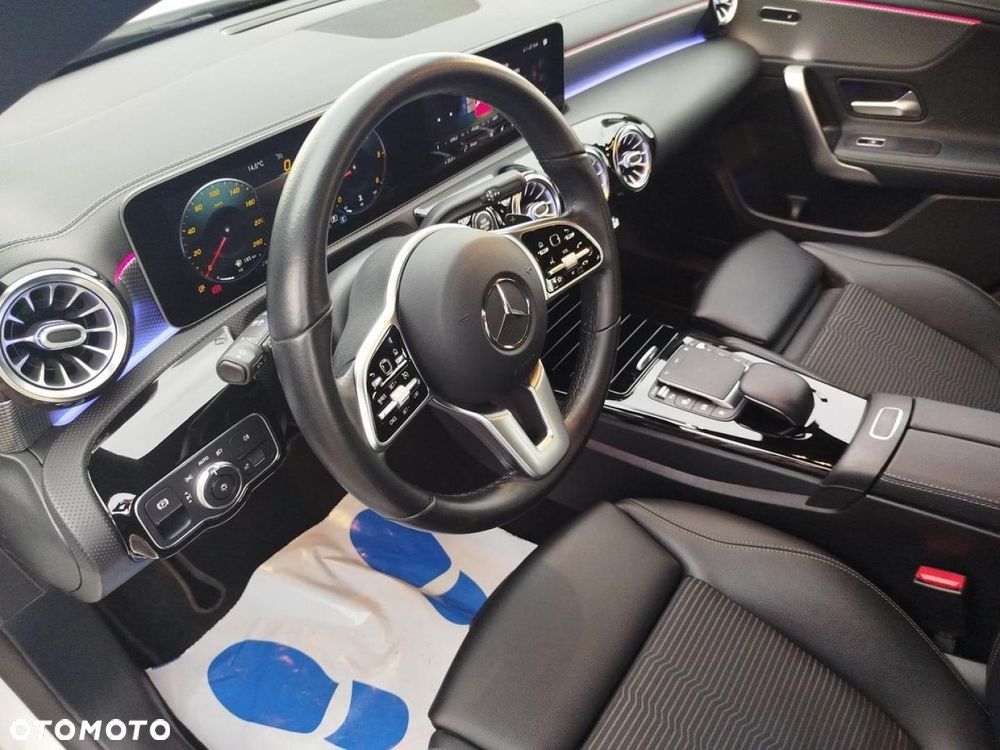 Mercedes-Benz CLA - 11