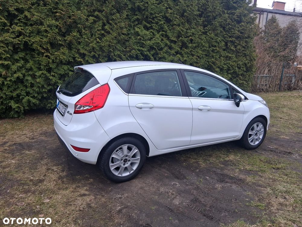 Ford Fiesta - 10