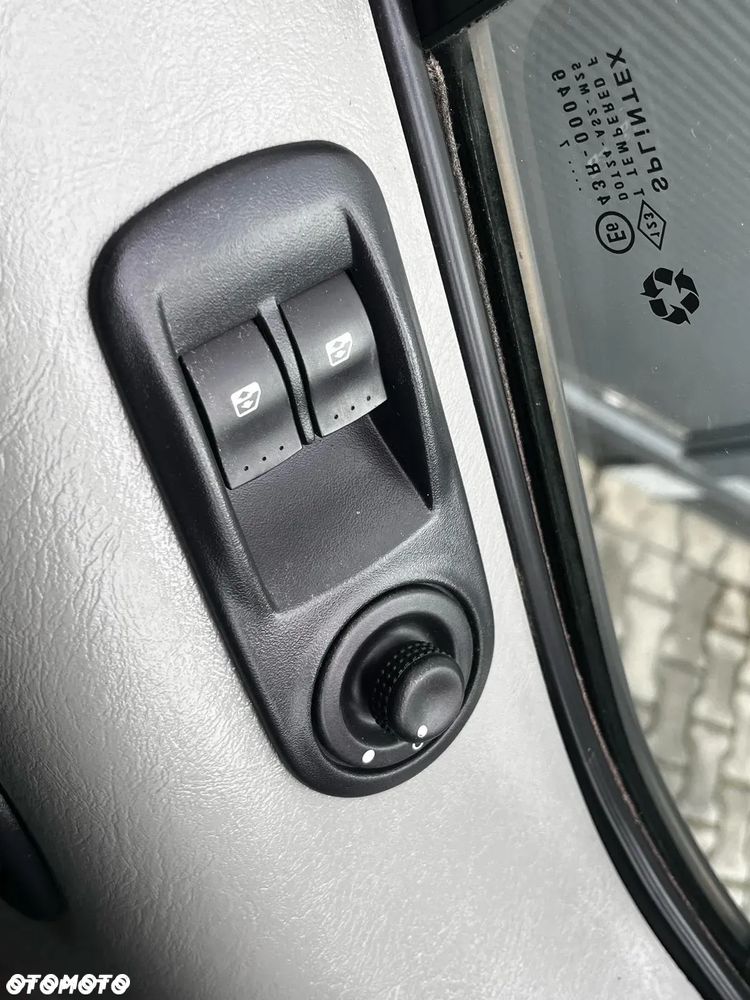 Renault Trafic - 13