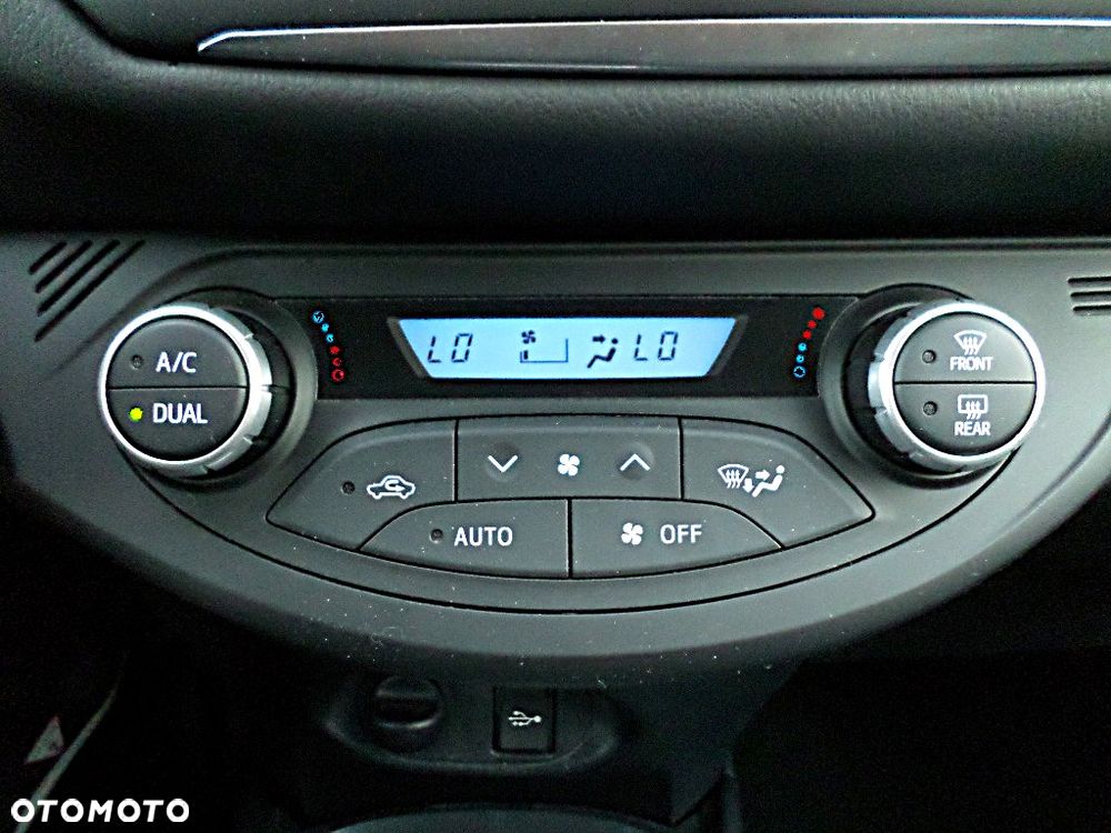 Toyota Yaris - 17