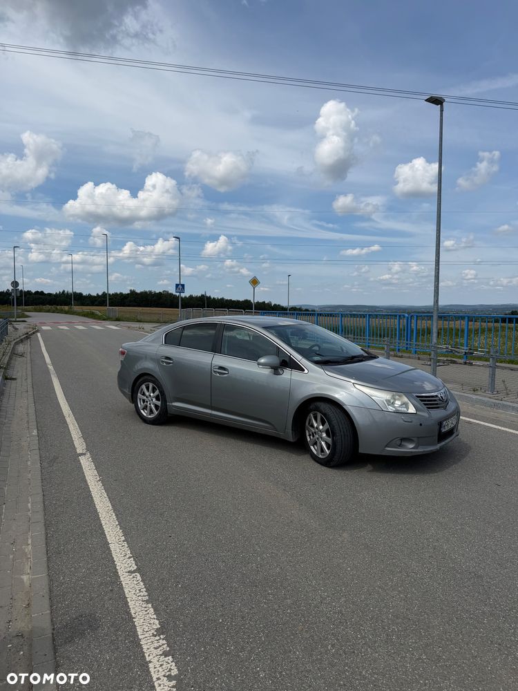 Toyota Avensis 1.8 Premium - 4